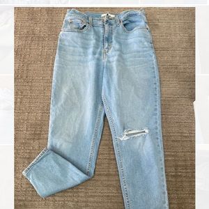 Levi Distressed Mom Jeans womens 29